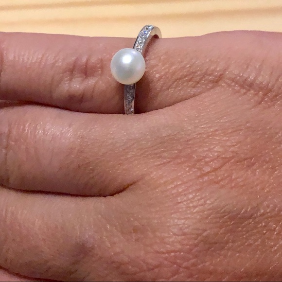 Ring - Picture 3 of 3